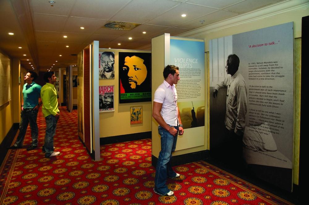 Mondior At Emperors Palace Kempton Park Extérieur photo
